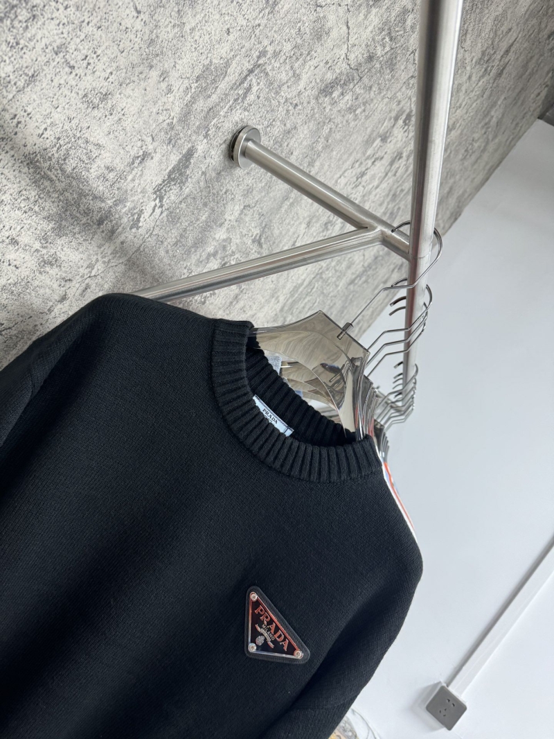 Pra*a sweater